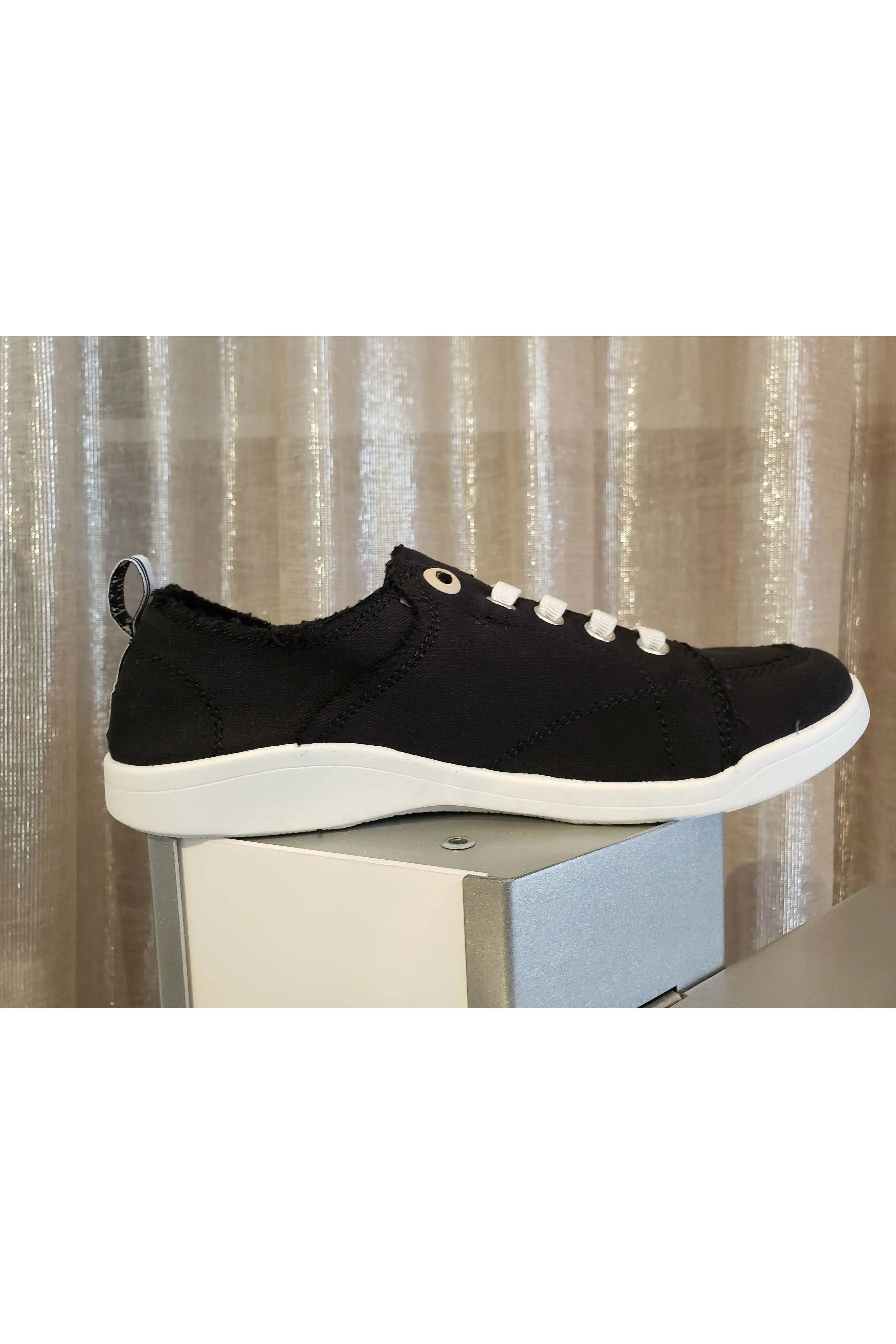 Vionic Venice Canvas Sneakers - Style Pismo CNVS